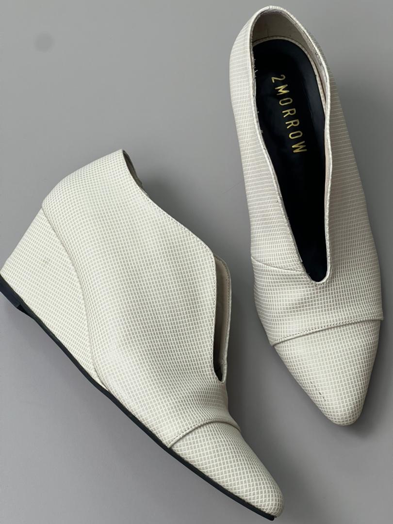 Jayla Classic Wedges - Cream