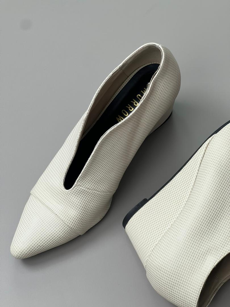 Jayla Classic Wedges - Cream