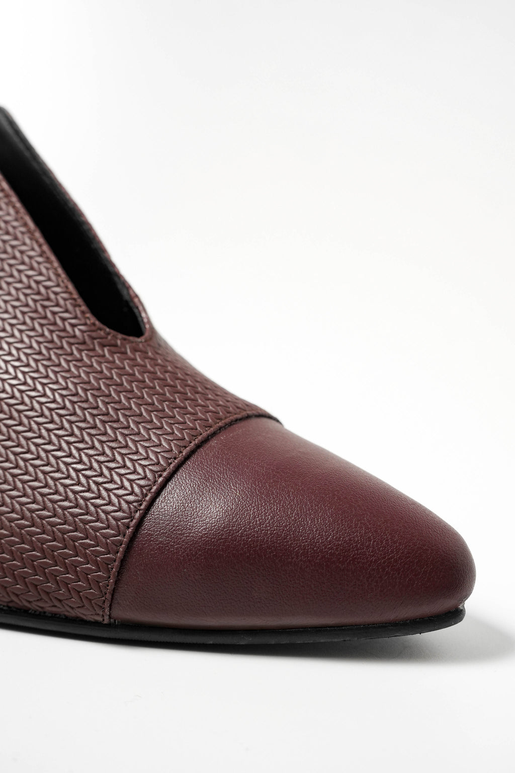 Jayla Classic - CHERRY BLACK  (Preorder)