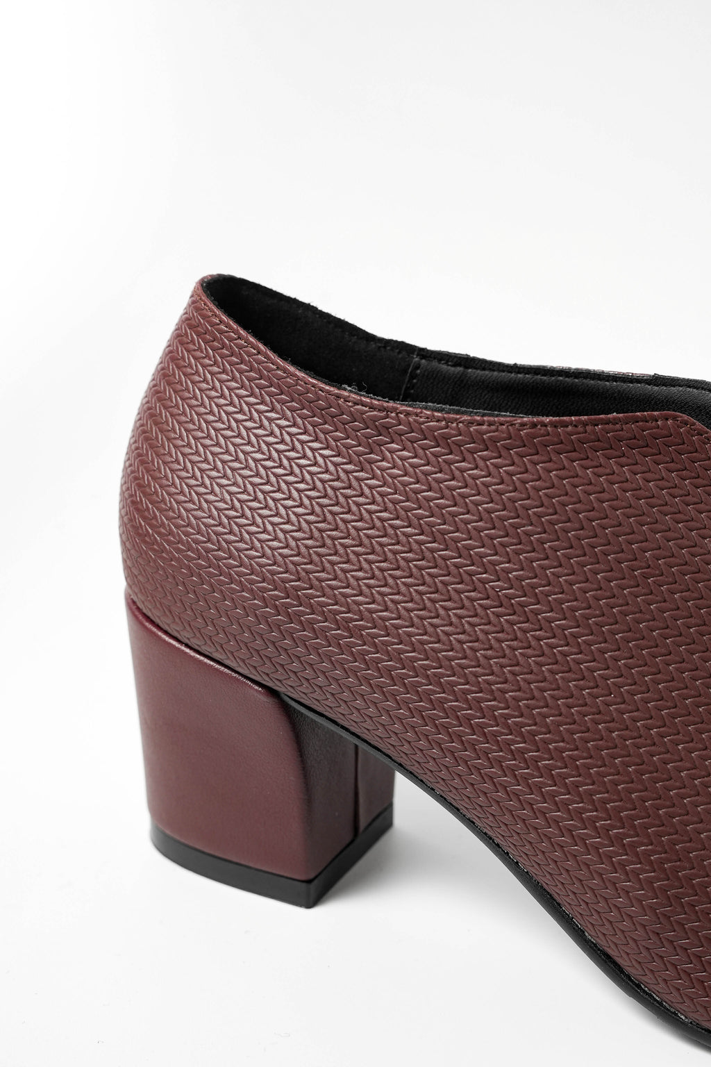 Jayla Classic - CHERRY BLACK  (Preorder)