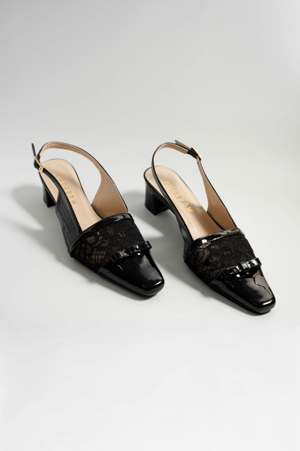 Juwita (MIDNIGHT LACE)